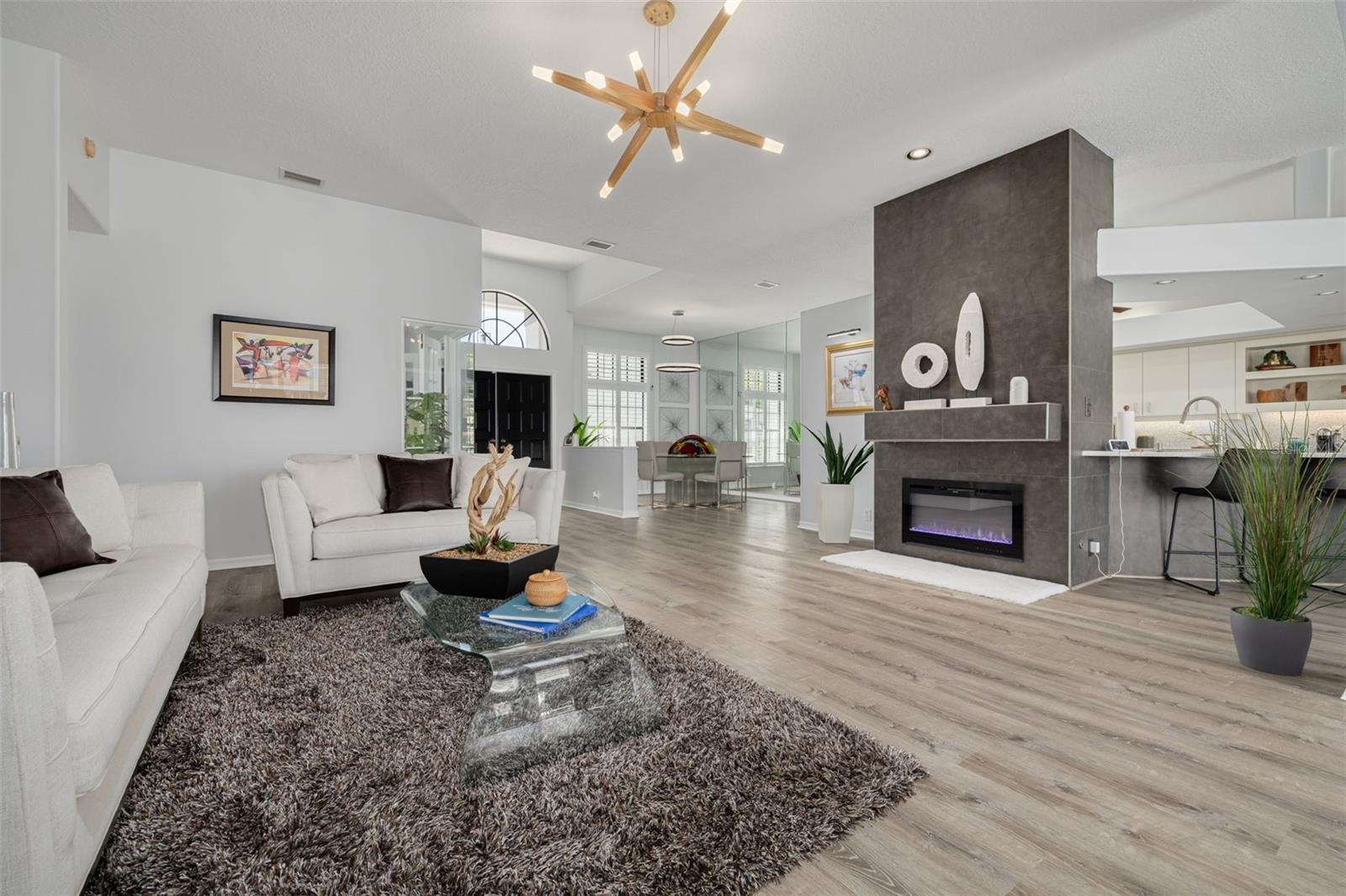 Listing photo id 10 for 7437 Cheltnam Court