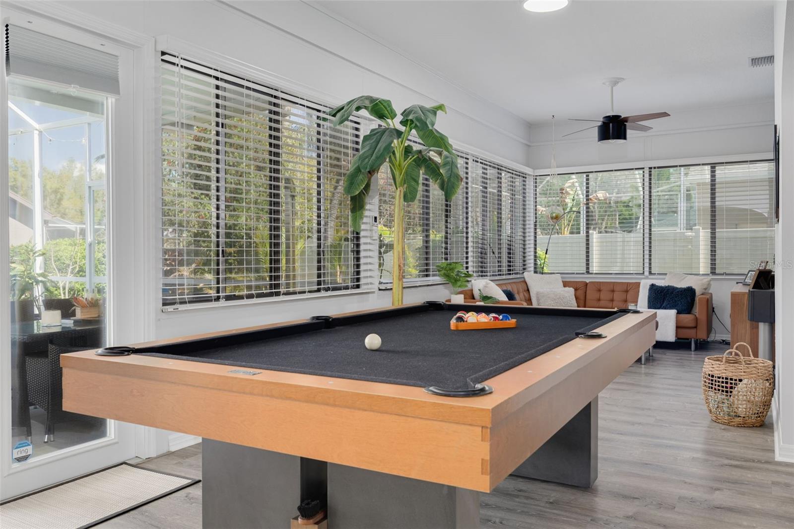 Listing photo id 18 for 7437 Cheltnam Court