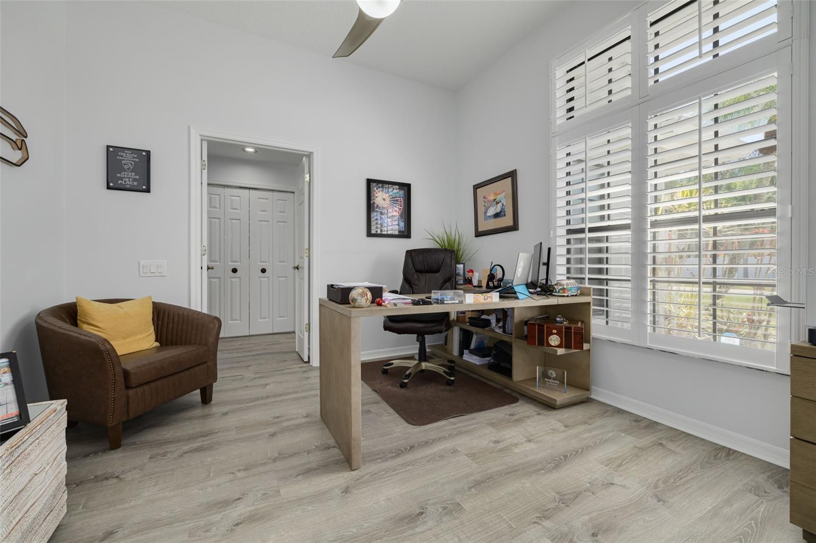 Listing photo id 32 for 7437 Cheltnam Court