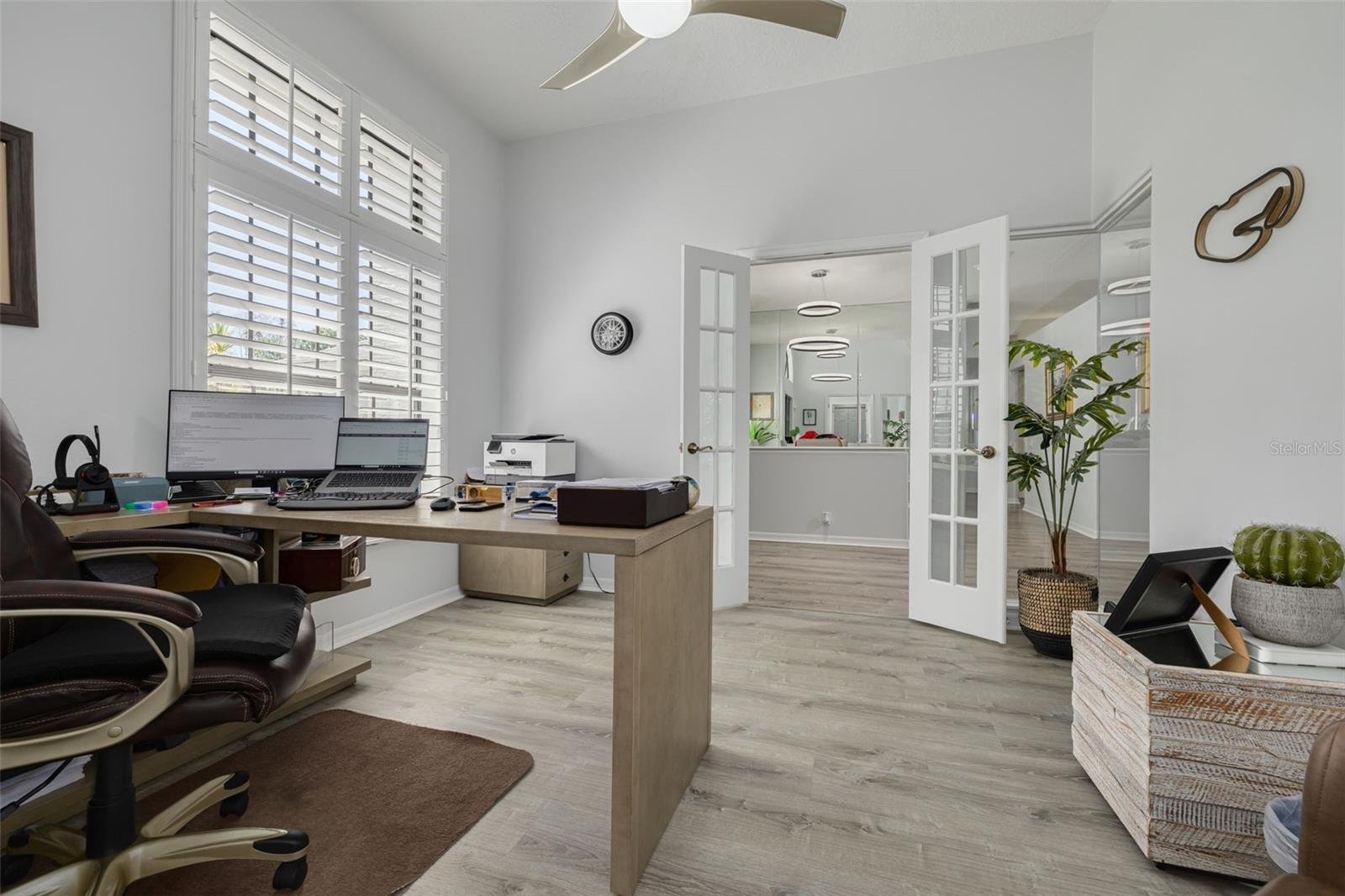 Listing photo id 33 for 7437 Cheltnam Court