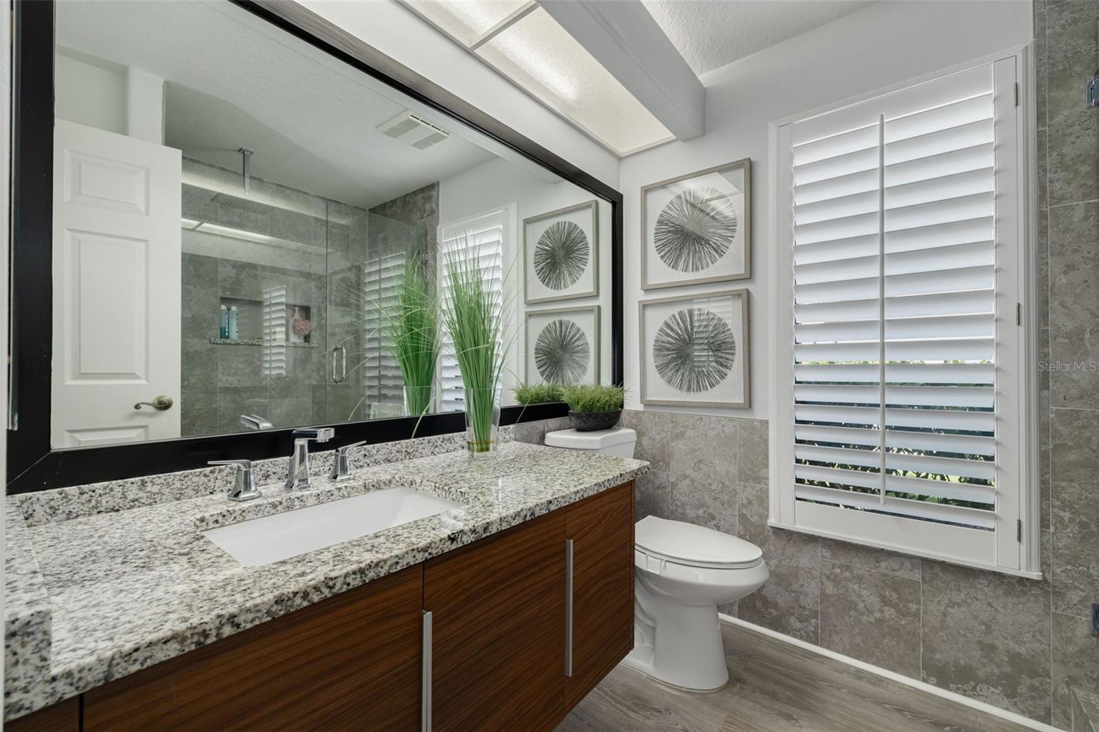 Listing photo id 36 for 7437 Cheltnam Court