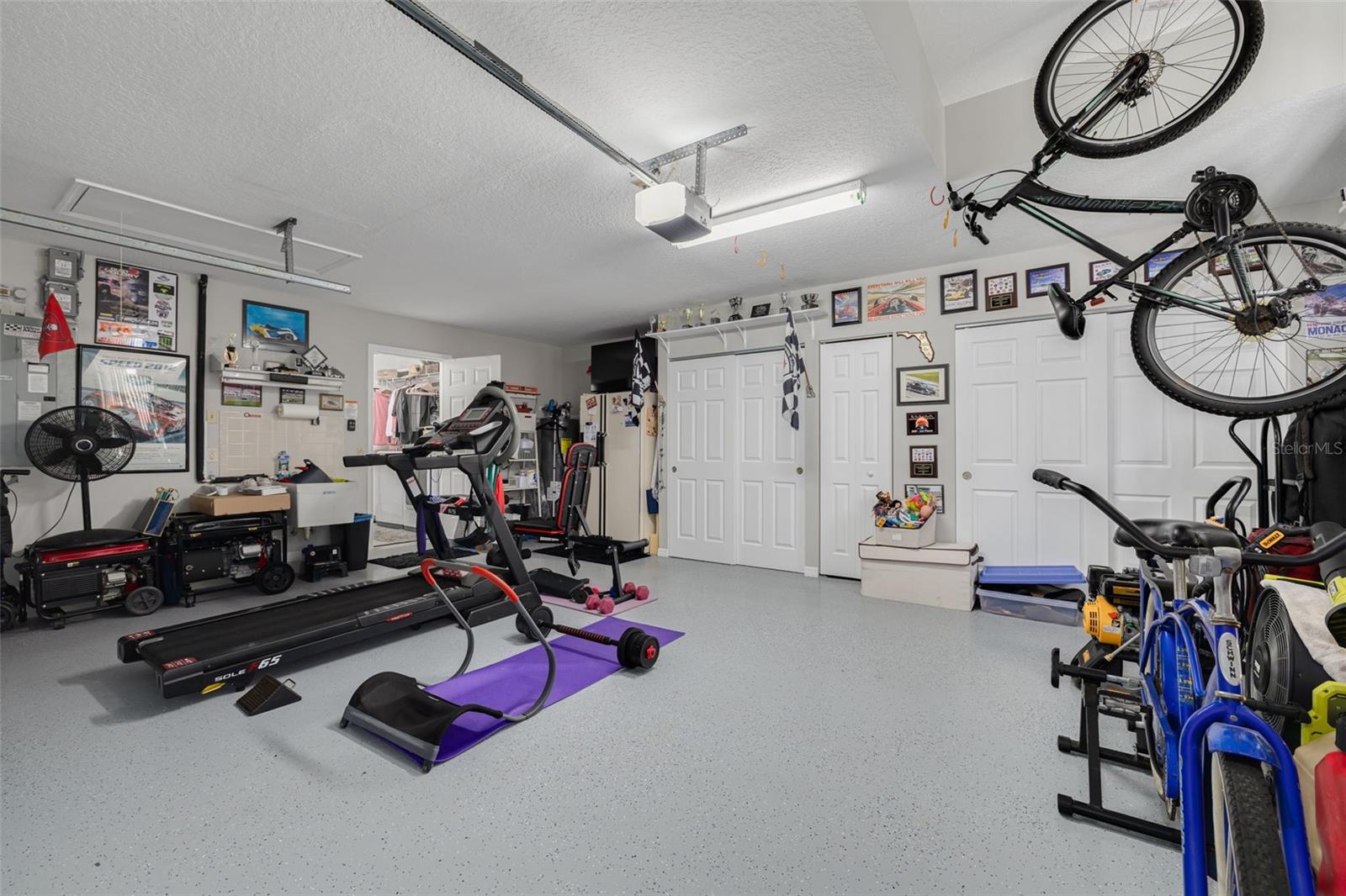 Listing photo id 41 for 7437 Cheltnam Court