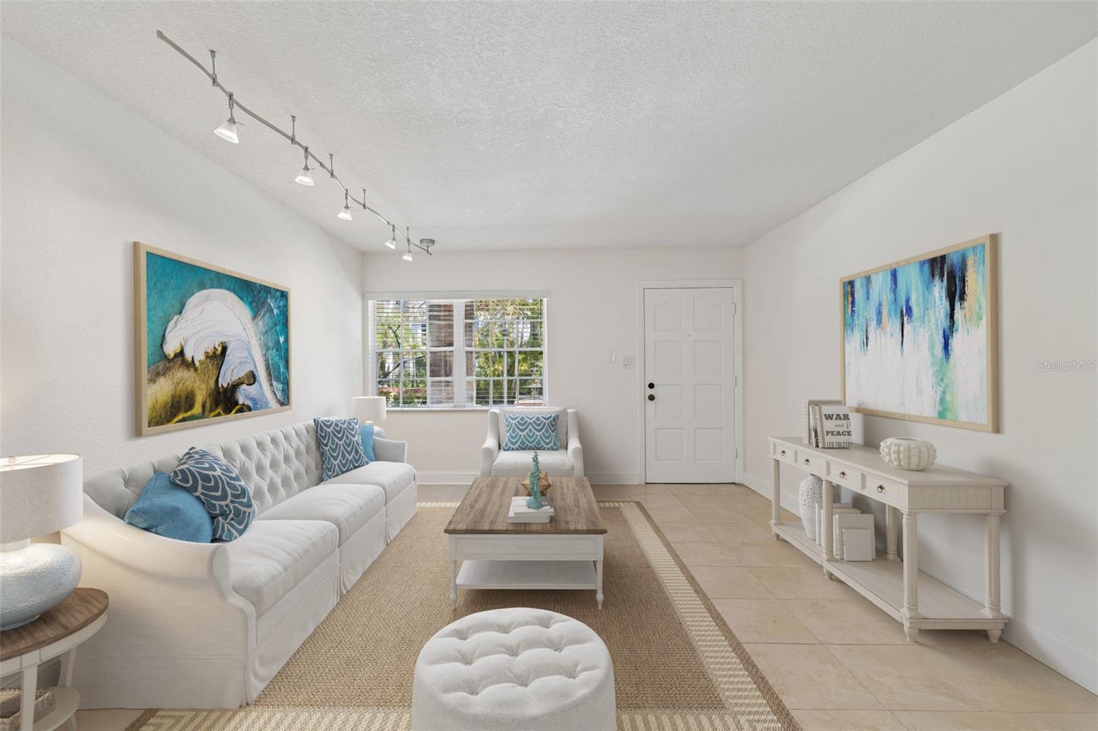 Image 4 of 39 For 208 Danube Avenue 103