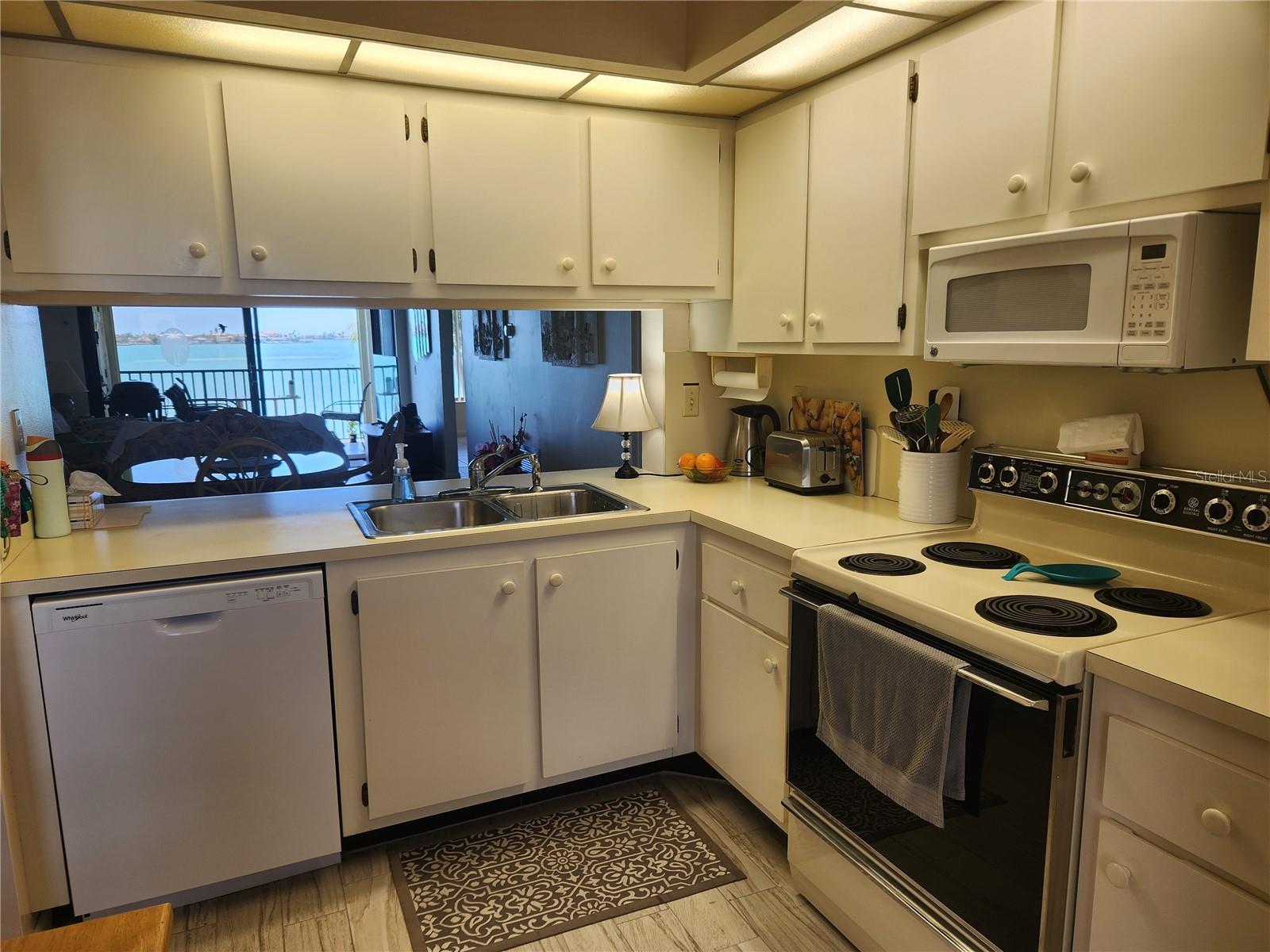 Image 6 of 17 For 6287 Bahia Del Mar Circle 311