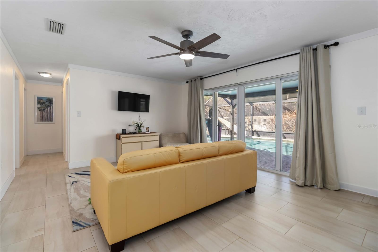 Image 5 of 28 For 1855 Sandbar Drive