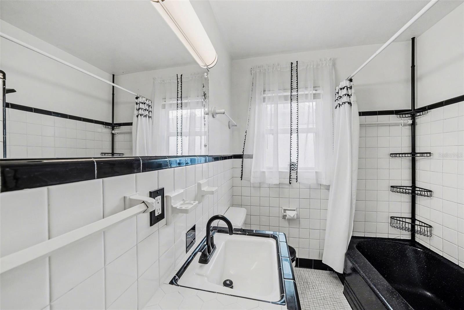 Image 17 of 33 For 509 Walker Street