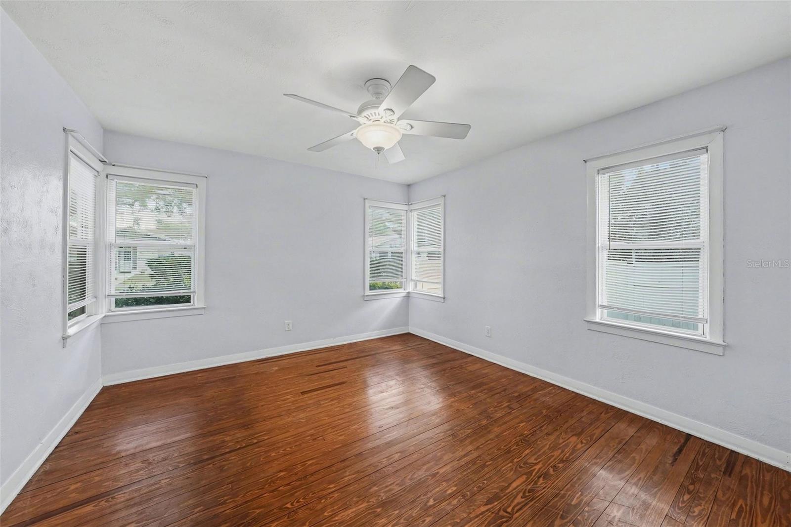 Image 19 of 33 For 509 Walker Street