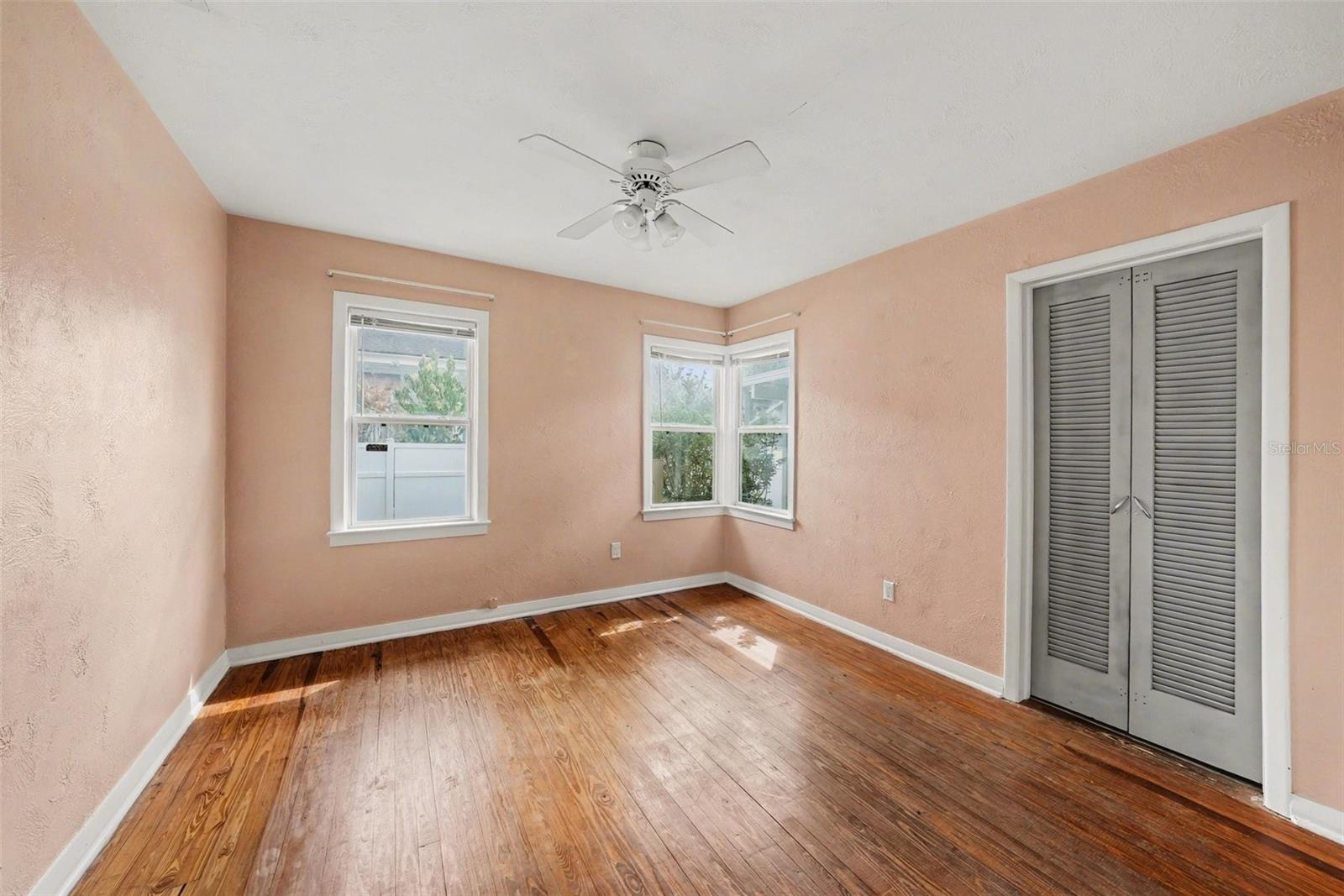 Image 21 of 33 For 509 Walker Street