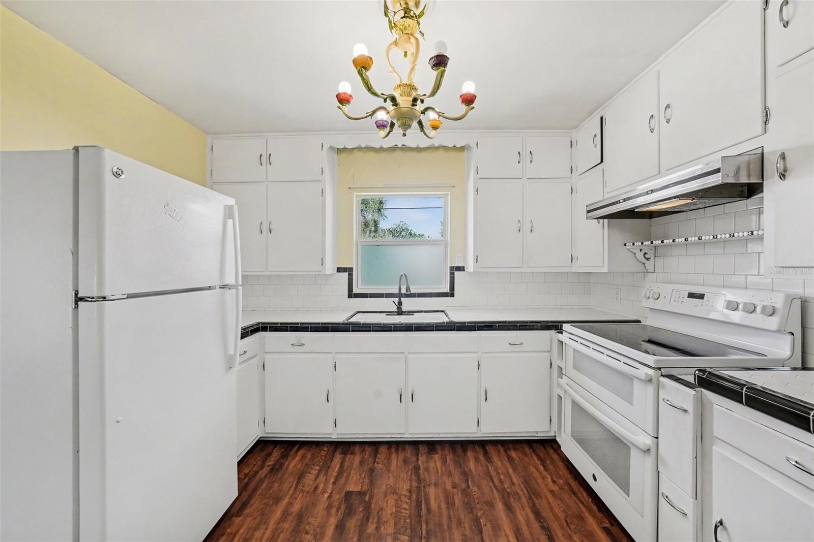 Image 24 of 33 For 509 Walker Street