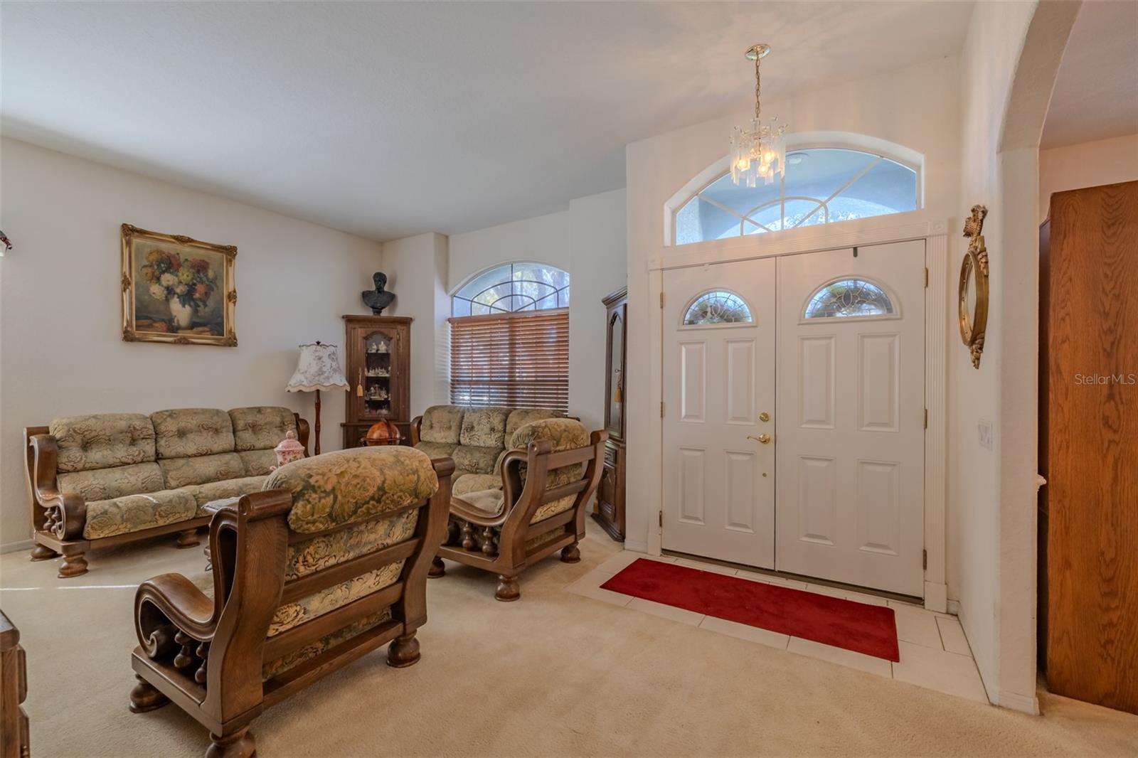 Listing photo id 13 for 3732 Hollow Wood Drive