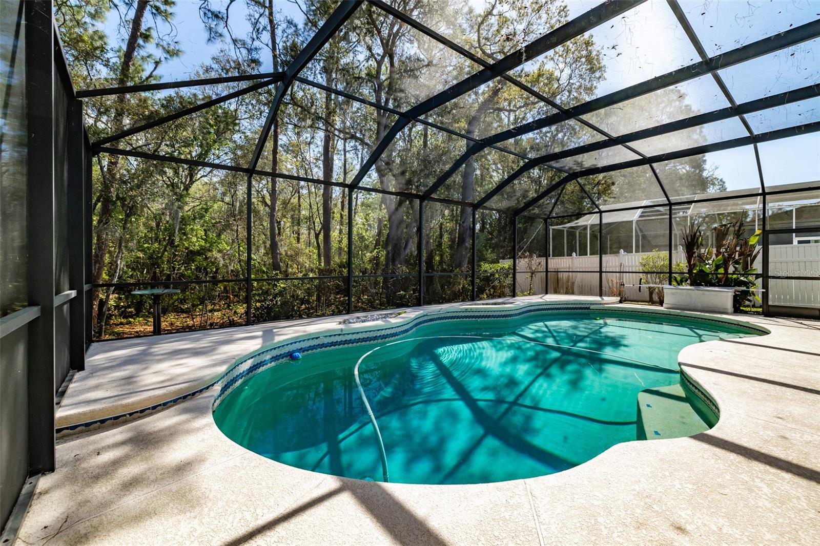 Listing photo id 30 for 3732 Hollow Wood Drive