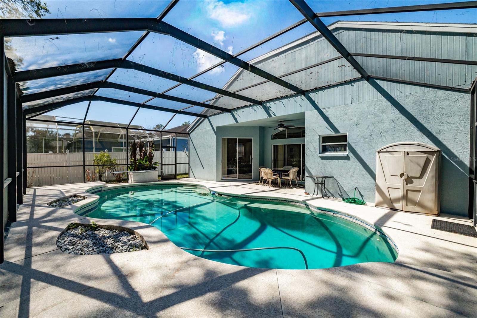 Listing photo id 33 for 3732 Hollow Wood Drive