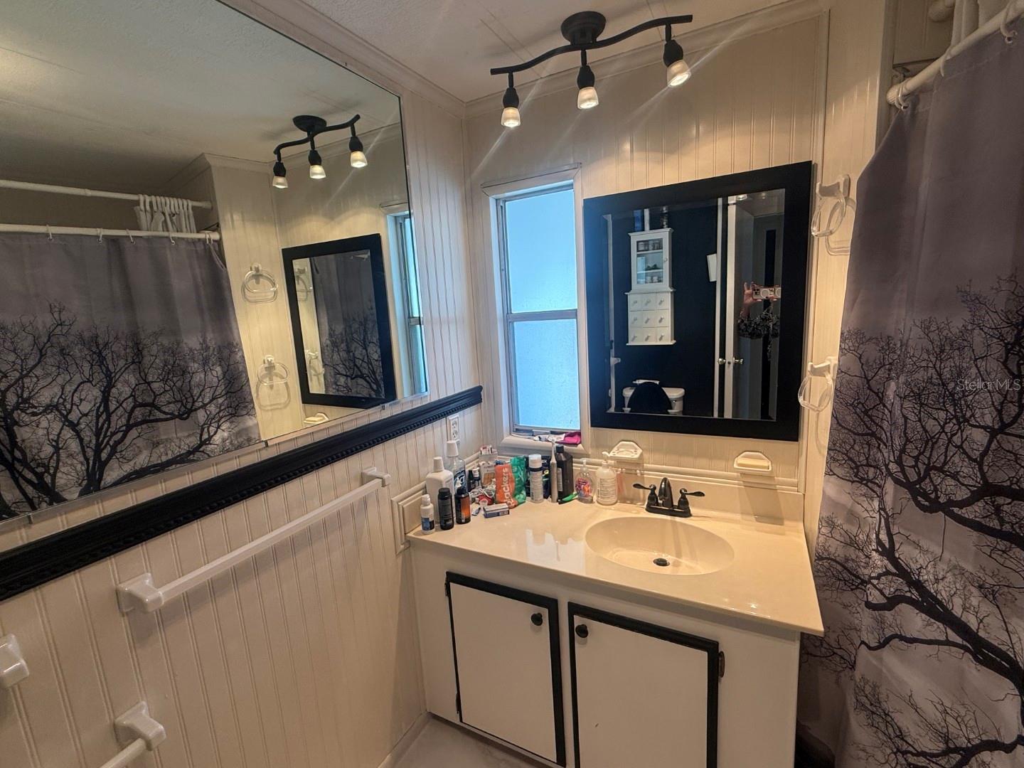 Image 8 of 11 For 6710 36th Avenue E 111