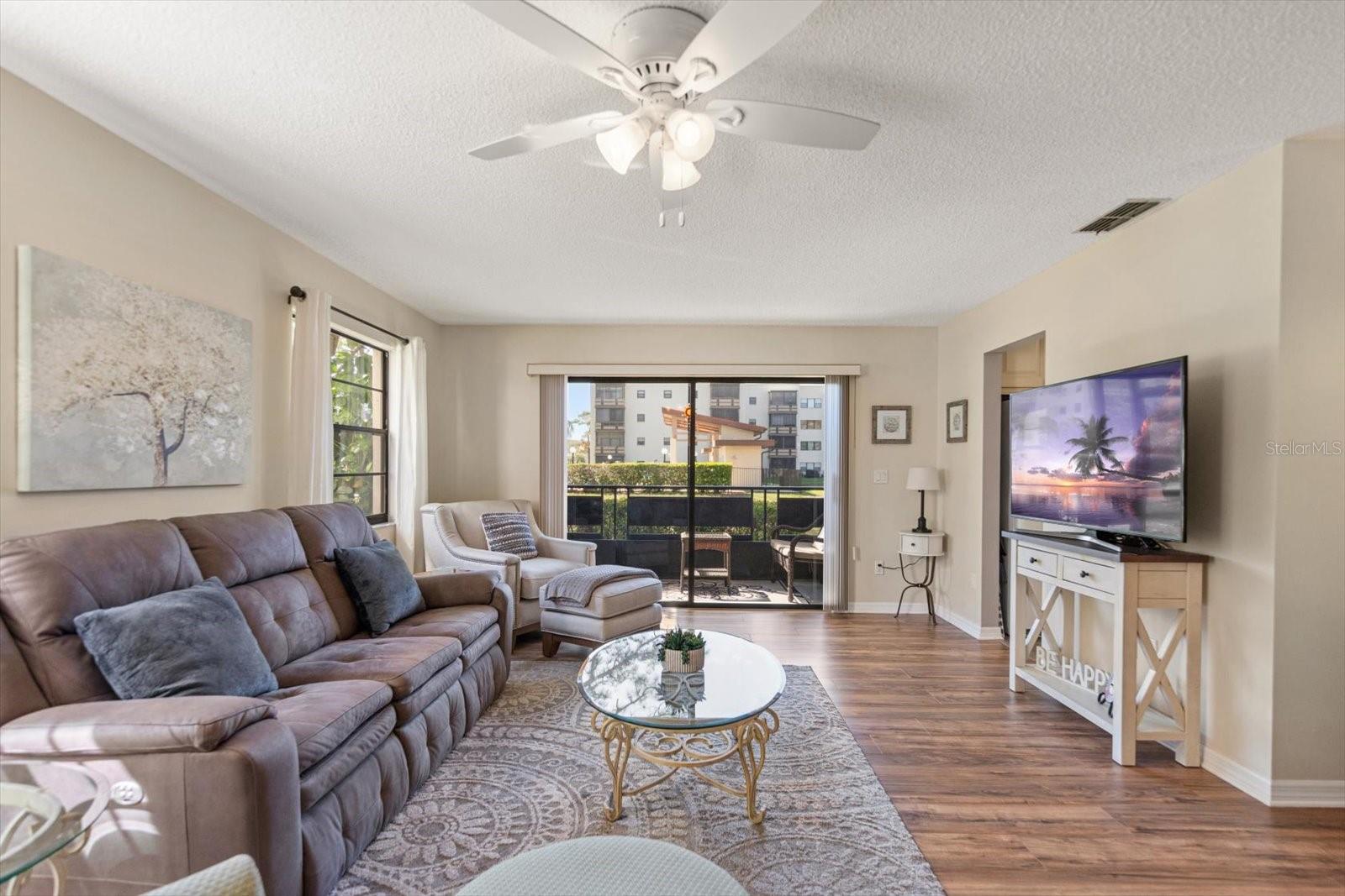 Image 10 of 37 For 6080 80 Street N 102