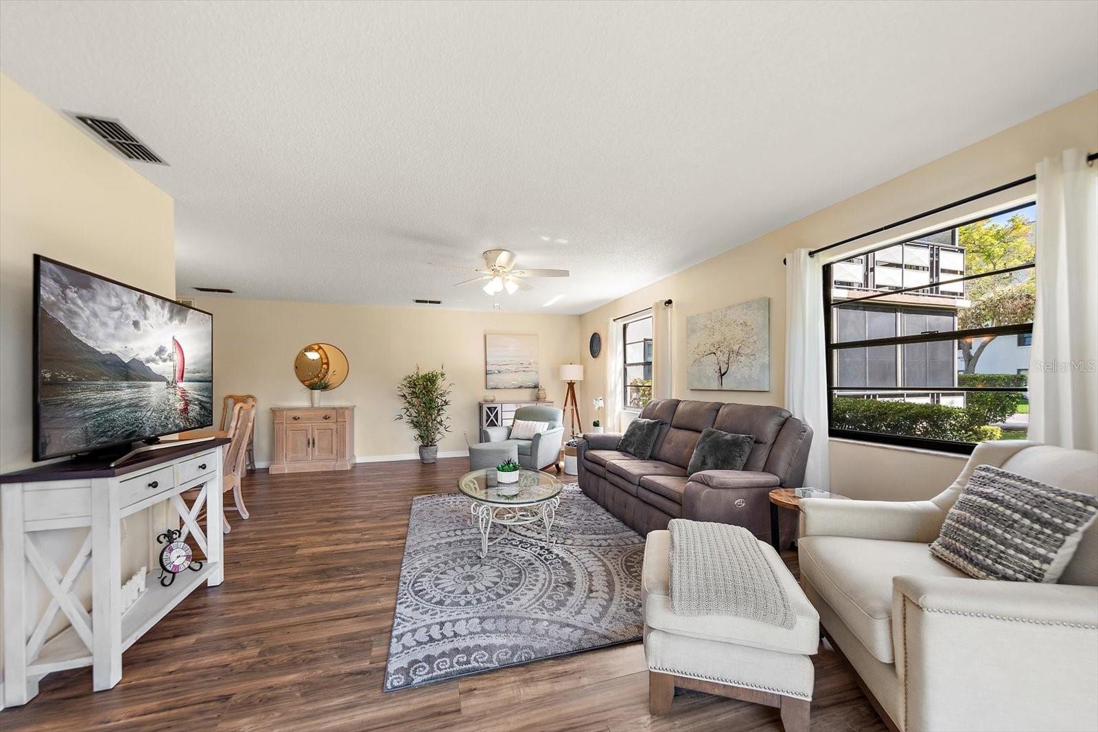 Image 18 of 37 For 6080 80 Street N 102