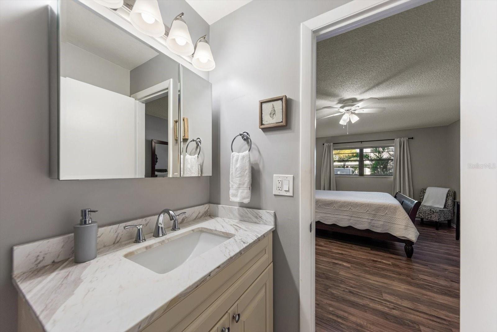 Image 23 of 37 For 6080 80 Street N 102