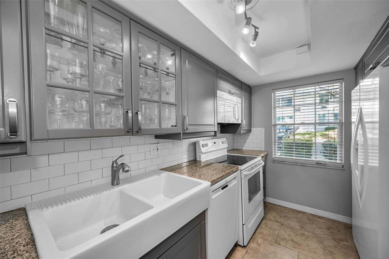 Image 12 of 44 For 400 Glennes Lane 107