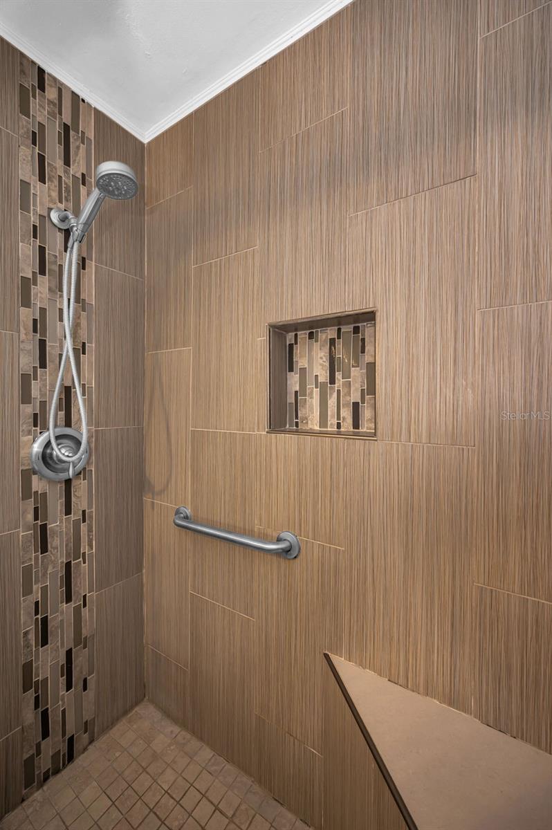 Image 18 of 44 For 400 Glennes Lane 107