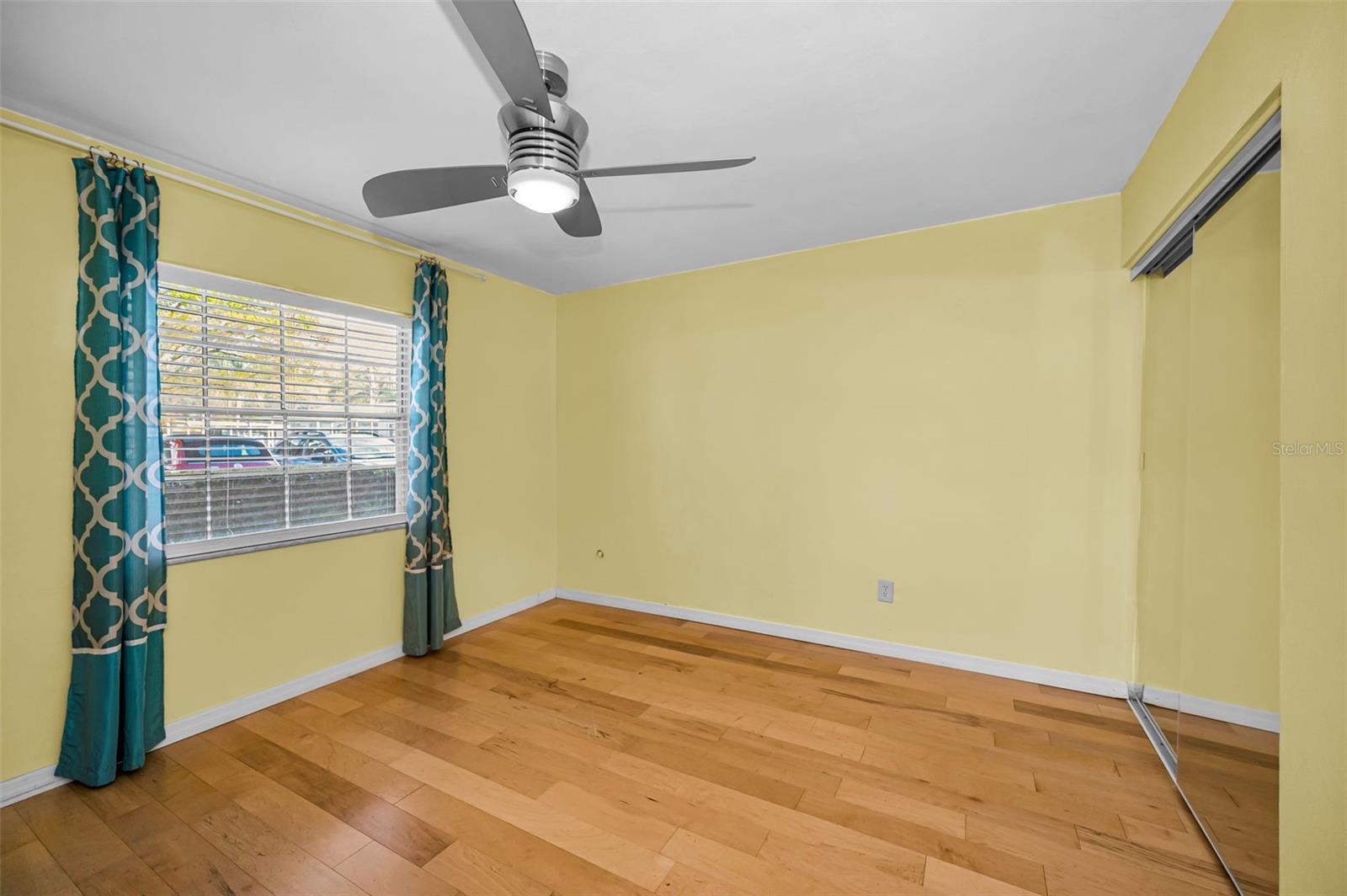 Image 21 of 44 For 400 Glennes Lane 107