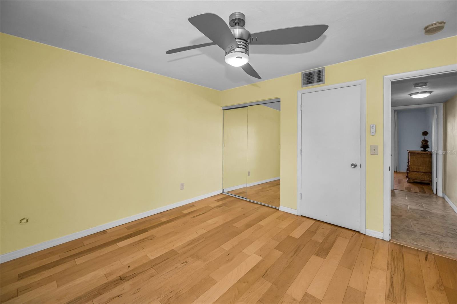 Image 22 of 44 For 400 Glennes Lane 107