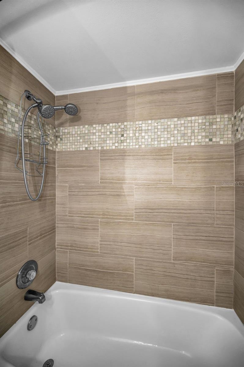 Image 24 of 44 For 400 Glennes Lane 107