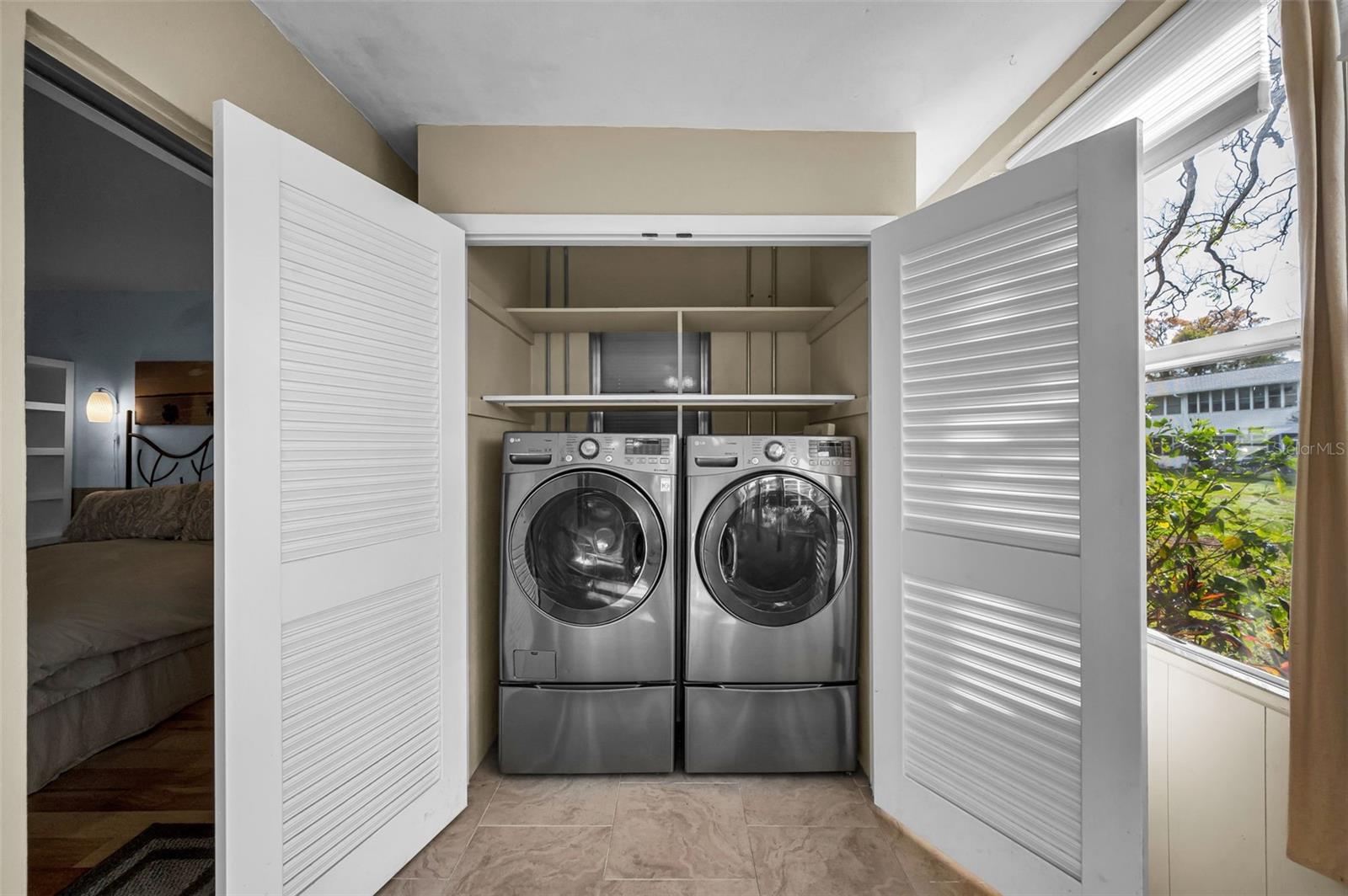 Image 28 of 44 For 400 Glennes Lane 107