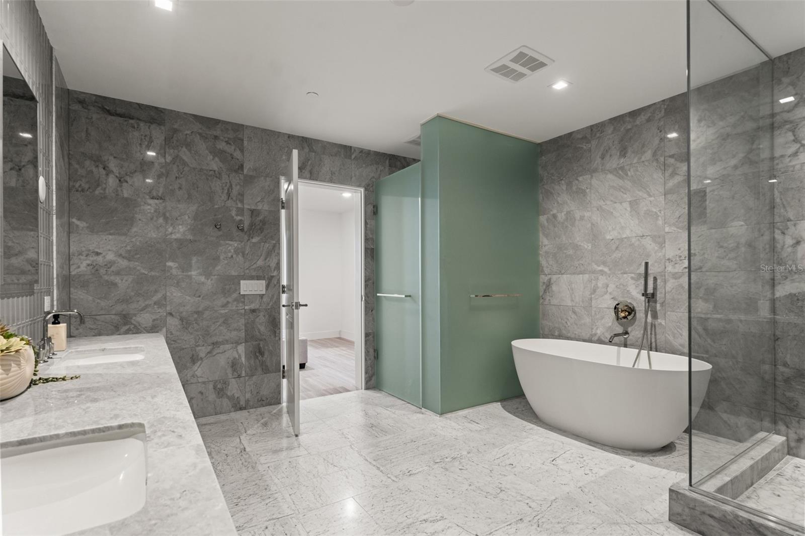 Image 18 of 34 For 3015 Ysabella Avenue 1803