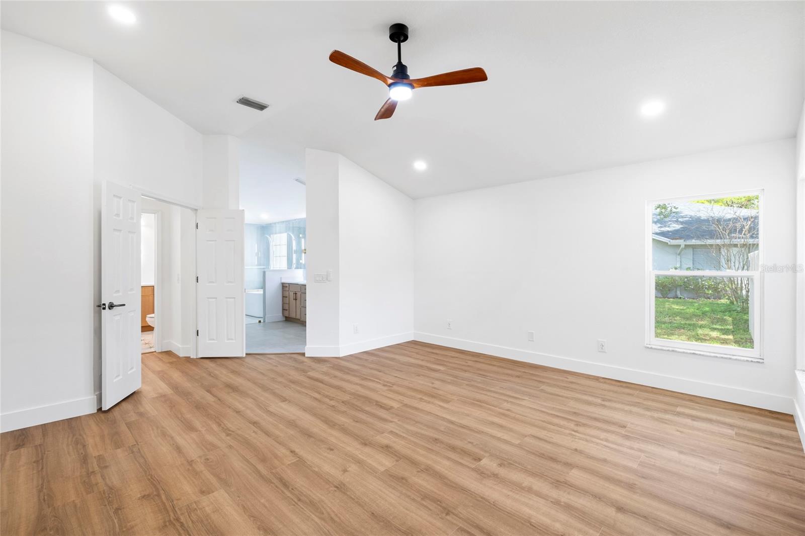 Image 18 of 55 For 16705 Sheffield Park Drive