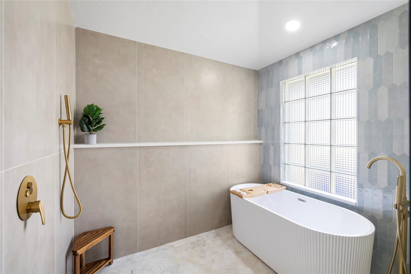 Image 24 of 55 For 16705 Sheffield Park Drive