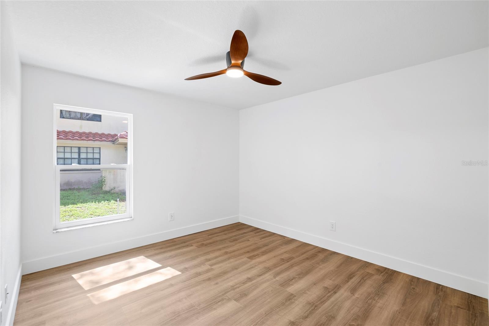 Image 25 of 55 For 16705 Sheffield Park Drive