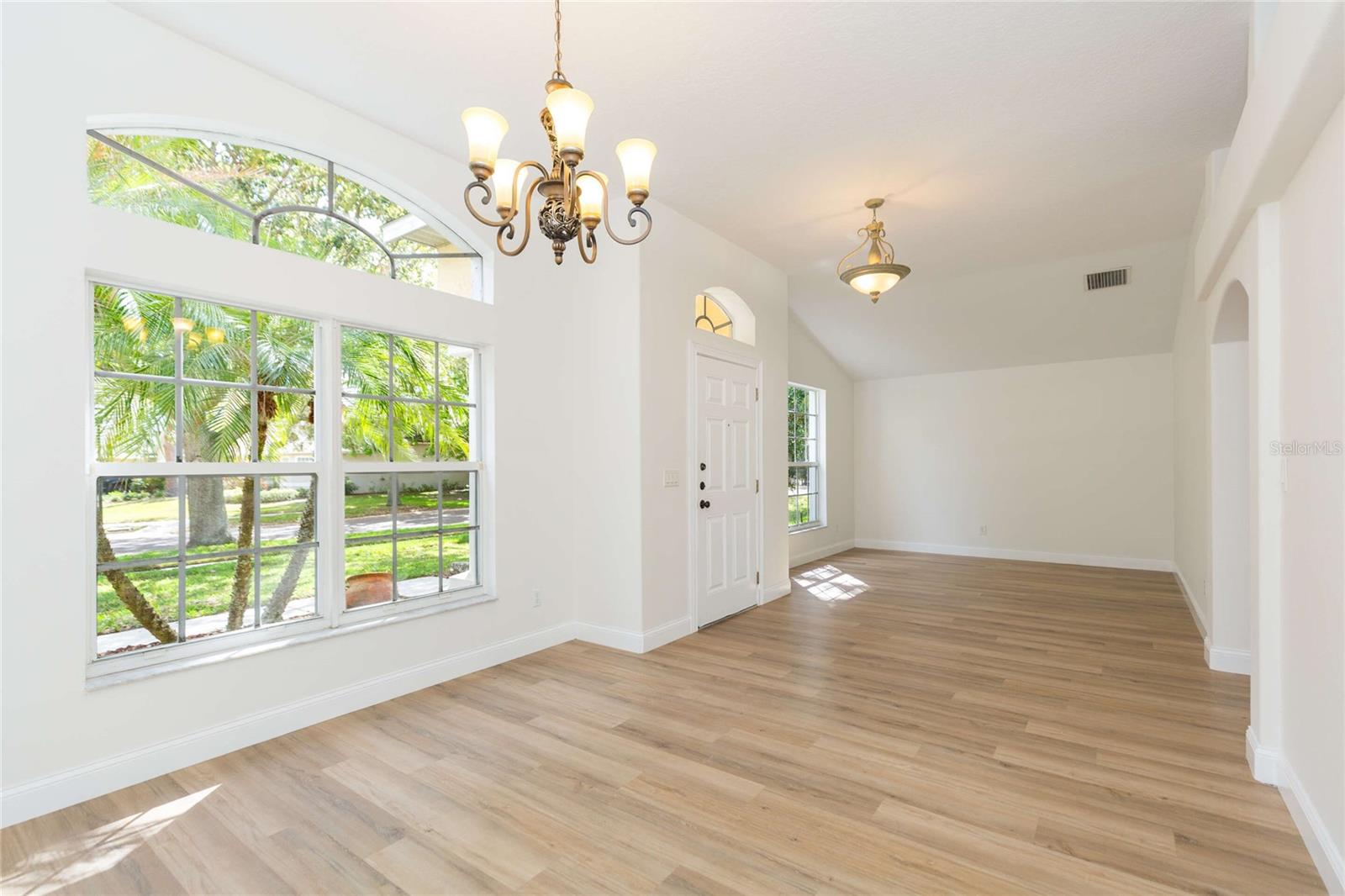 Image 4 of 50 For 304 Apache Lane