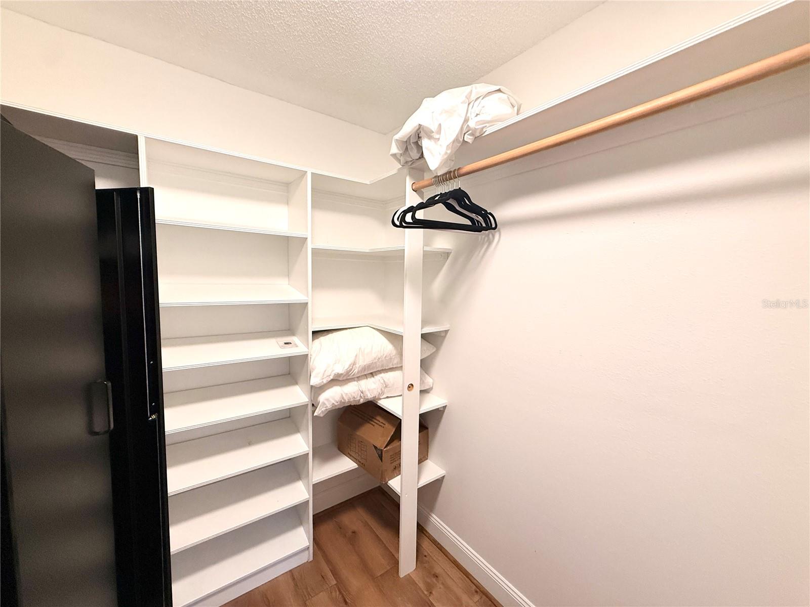 Image 18 of 32 For 7812 Powder Horn Circle