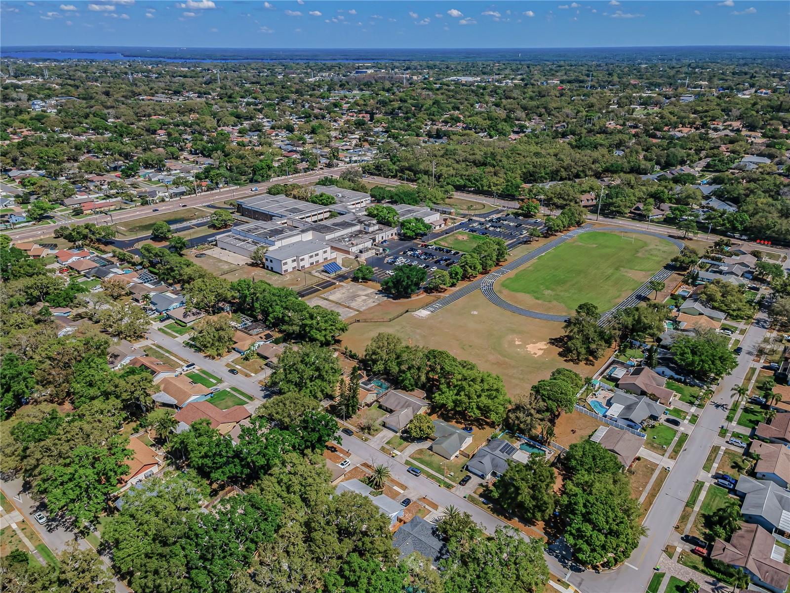 Image 13 of 34 For 321 Arbor Drive E