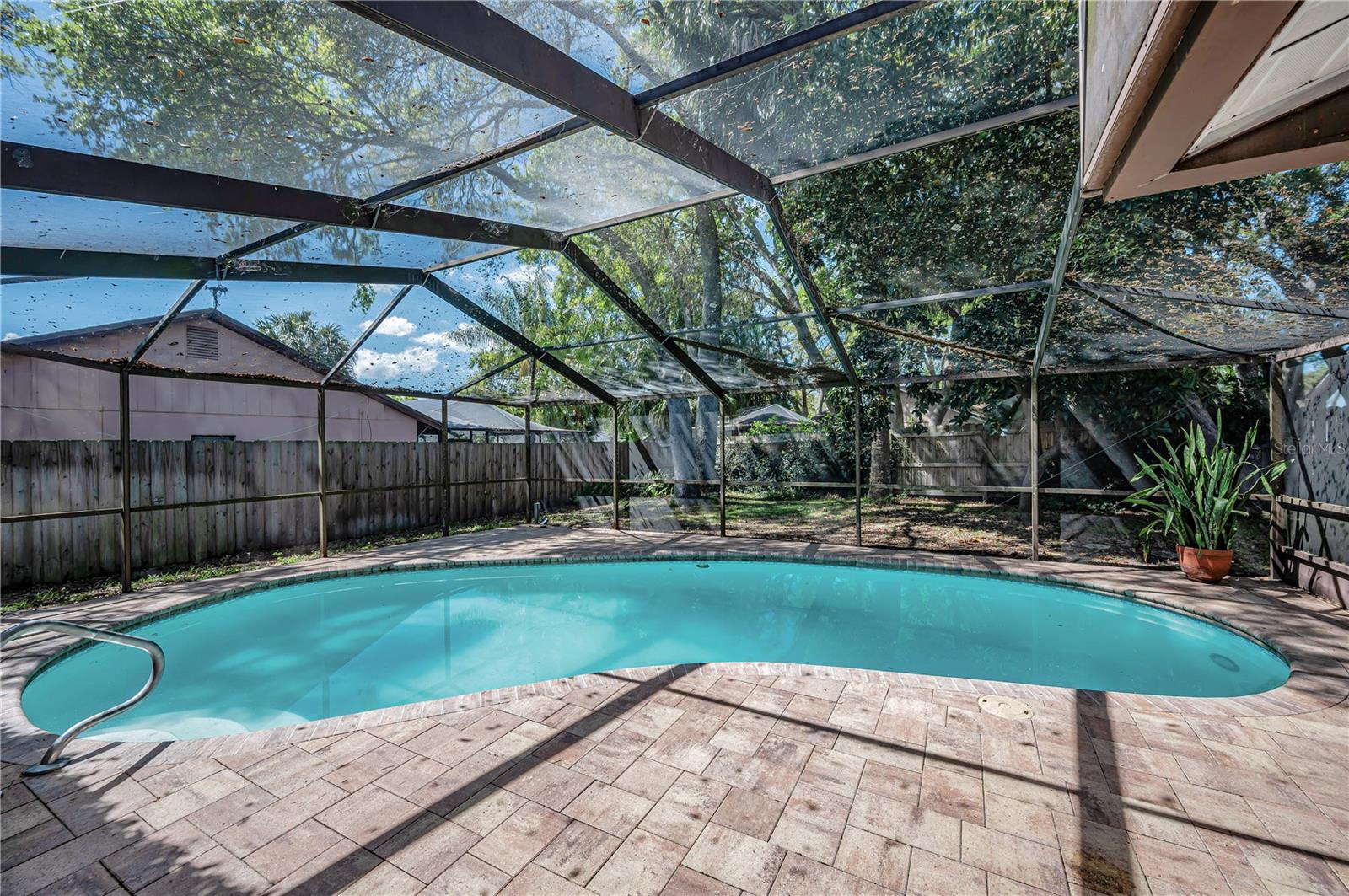 Image 14 of 34 For 321 Arbor Drive E