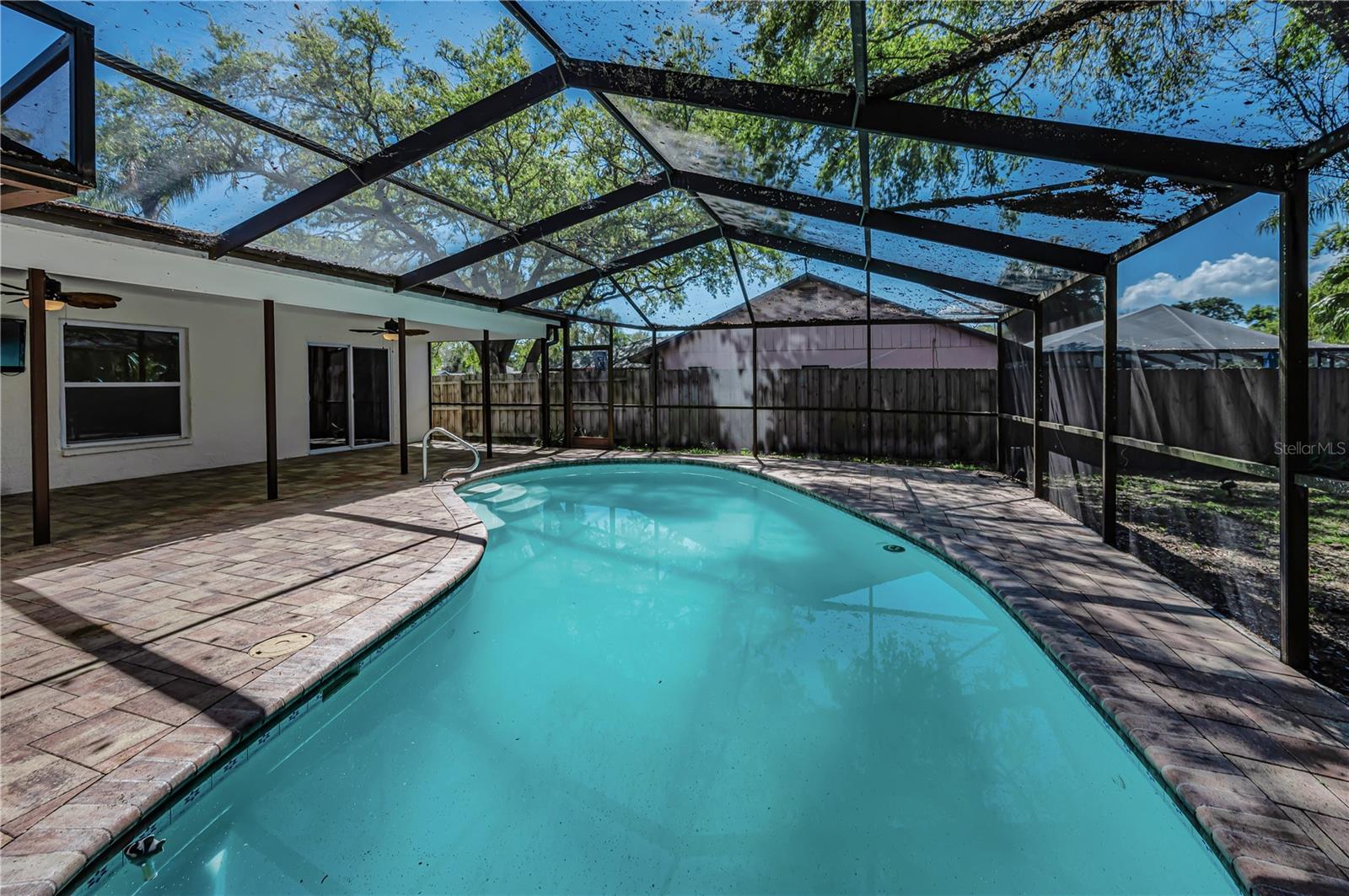 Image 15 of 34 For 321 Arbor Drive E