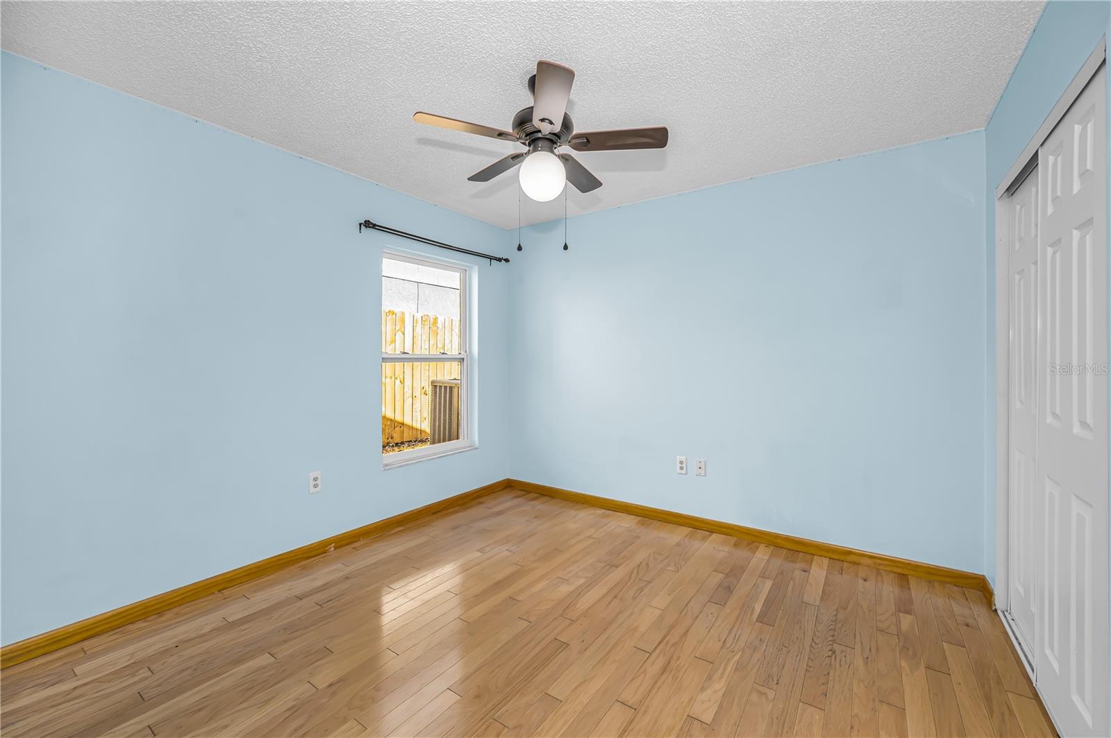 Image 19 of 34 For 321 Arbor Drive E