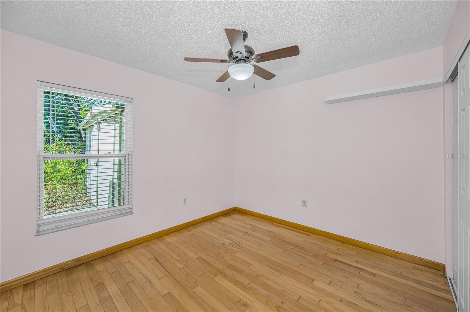 Image 20 of 34 For 321 Arbor Drive E