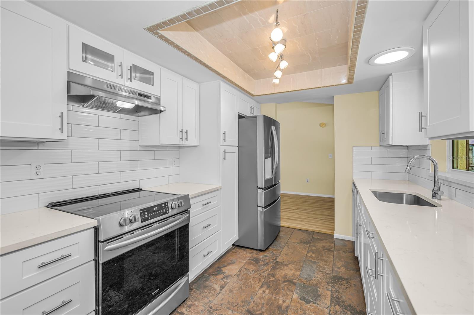 Image 24 of 34 For 321 Arbor Drive E