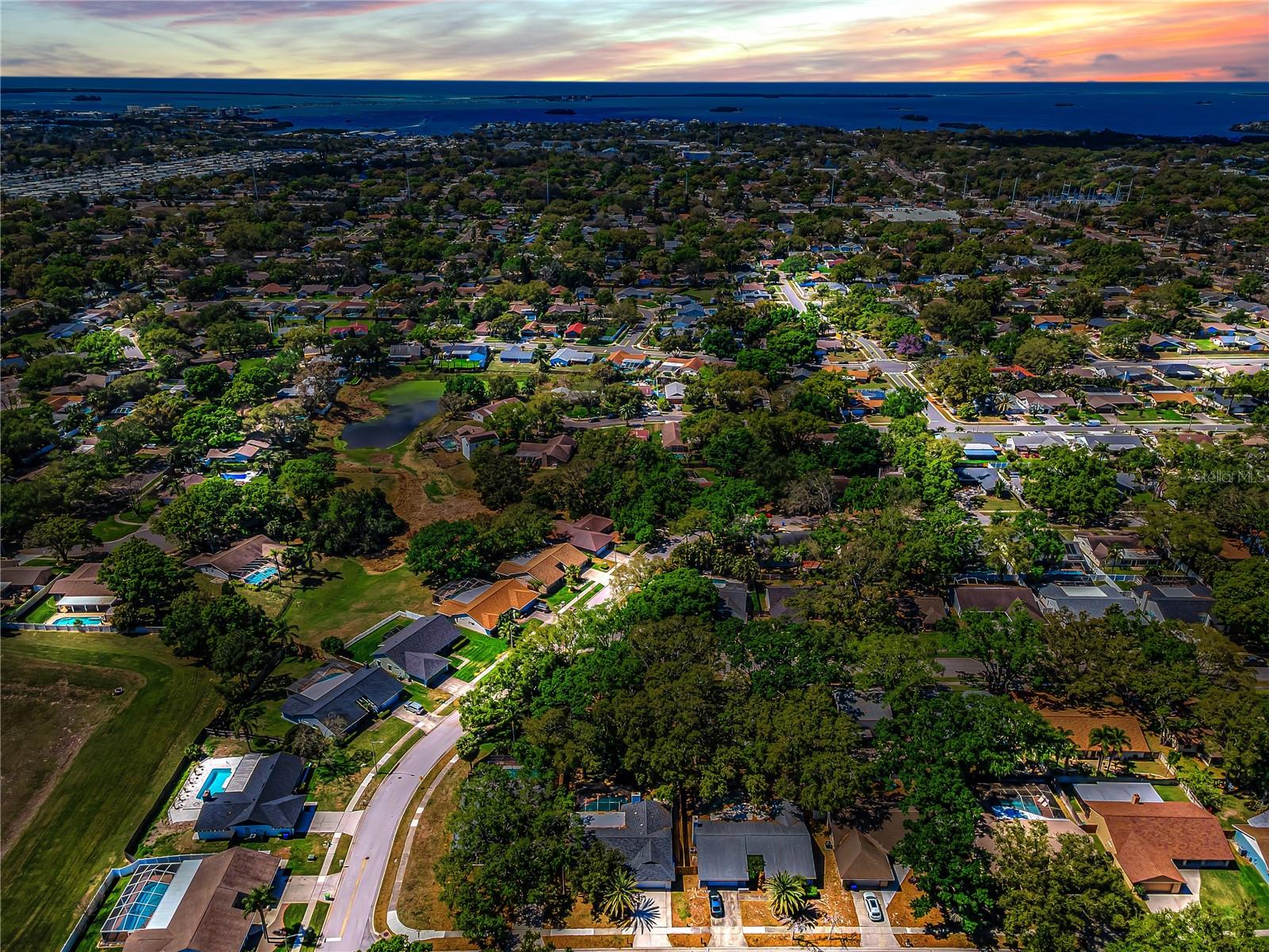 Image 30 of 34 For 321 Arbor Drive E