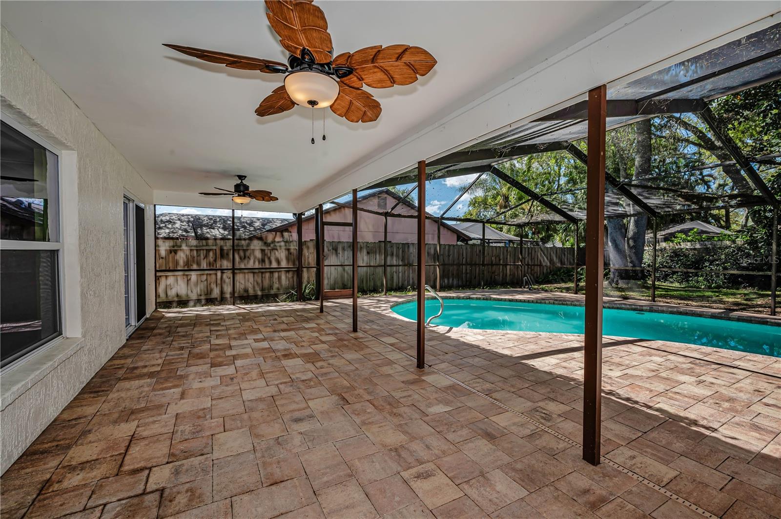 Image 8 of 34 For 321 Arbor Drive E