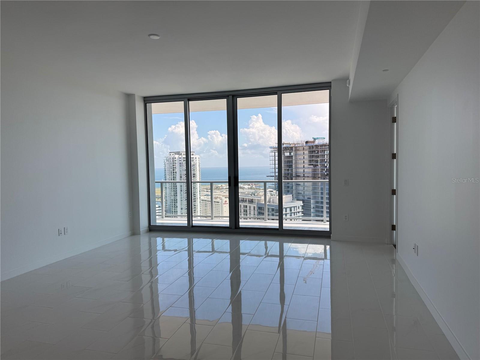 Image 3 of 5 For 400 Central Avenue 2903