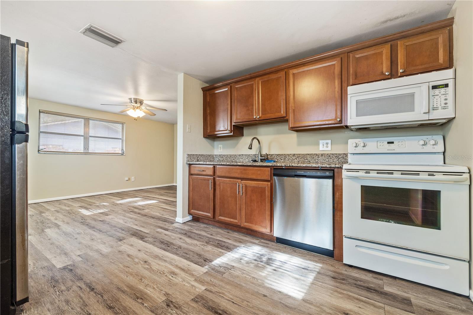 Image 4 of 12 For 3631 Anderson Avenue