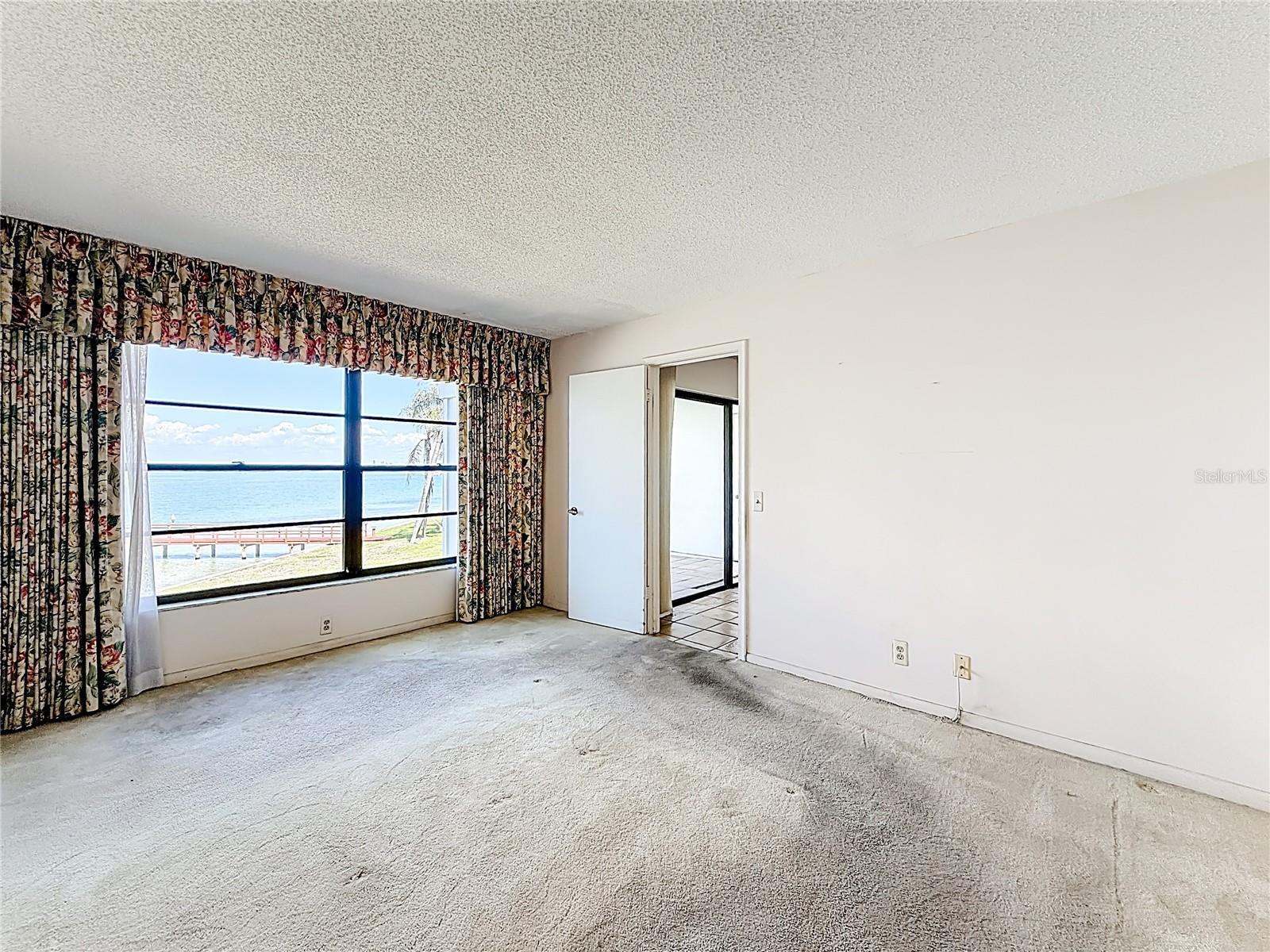 Image 11 of 35 For 6211 Sun Boulevard 211