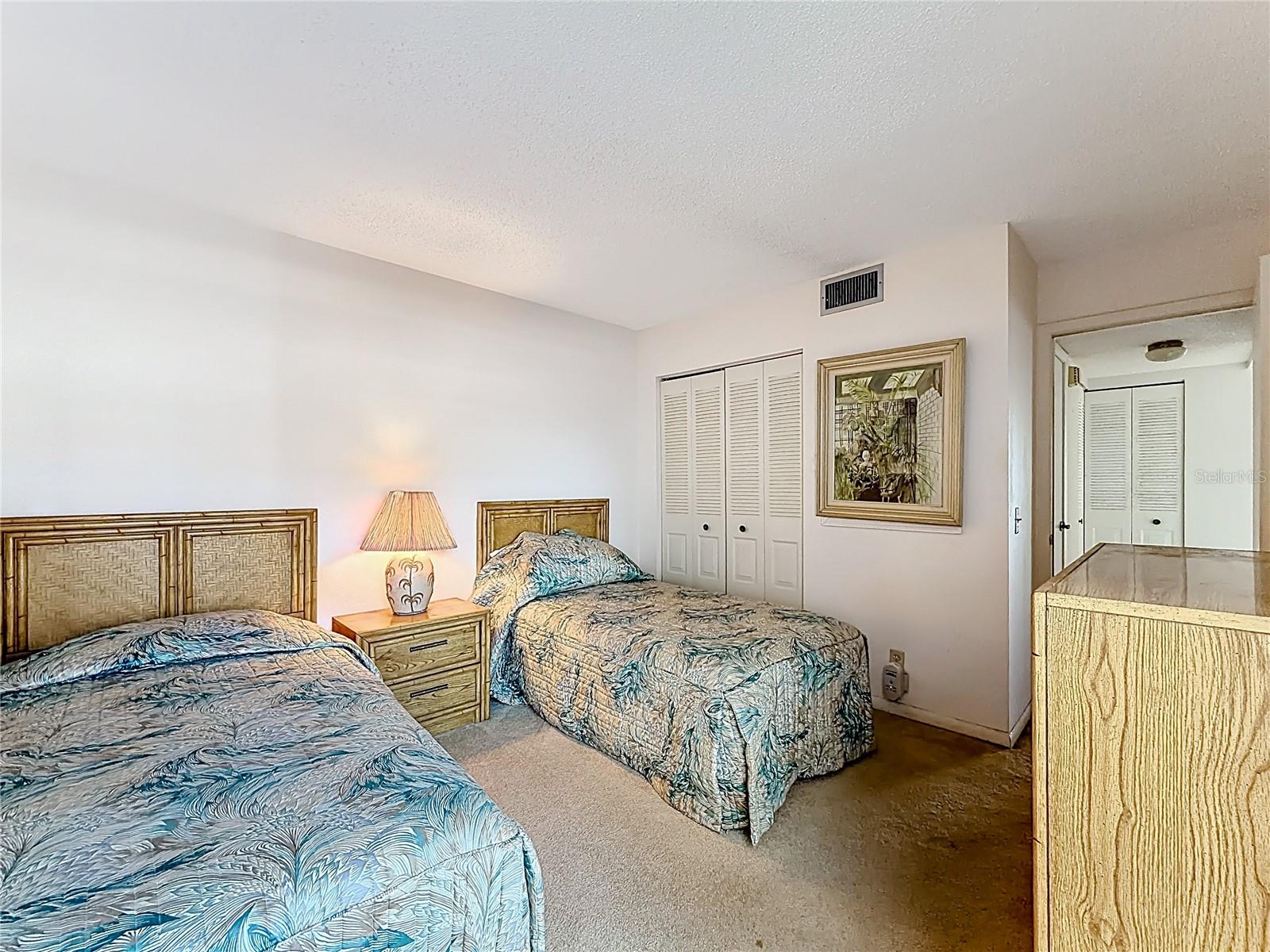 Image 17 of 35 For 6211 Sun Boulevard 211