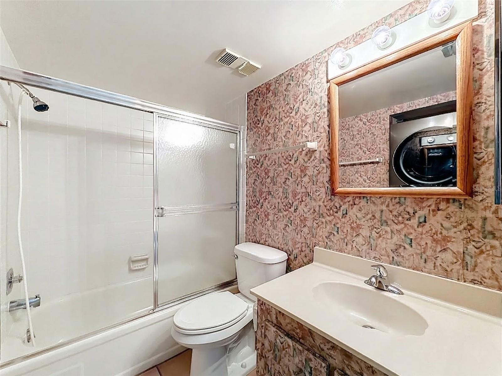 Image 18 of 35 For 6211 Sun Boulevard 211