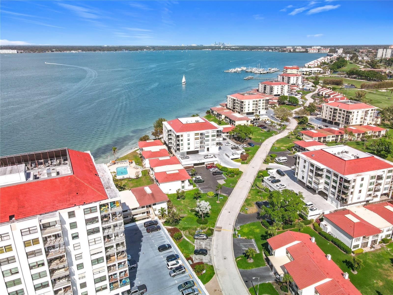 Image 23 of 35 For 6211 Sun Boulevard 211