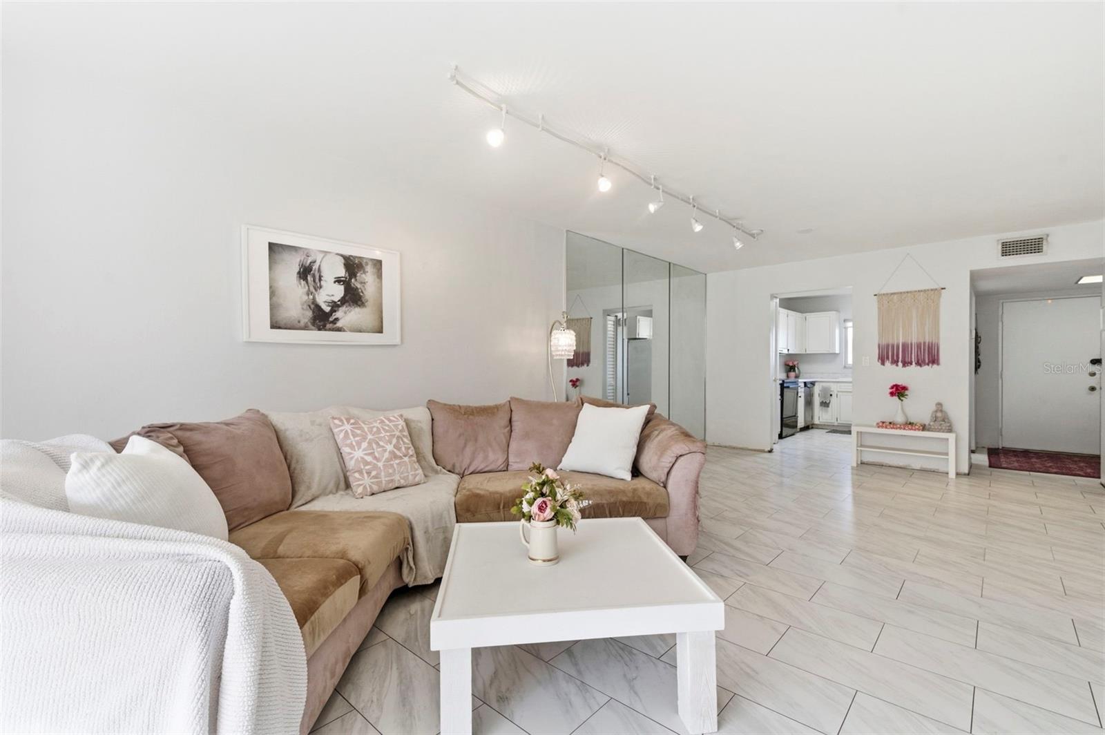 Image 12 of 29 For 4595 Chancellor Street Ne 227