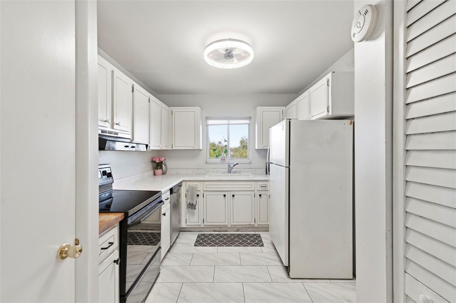 Image 6 of 29 For 4595 Chancellor Street Ne 227