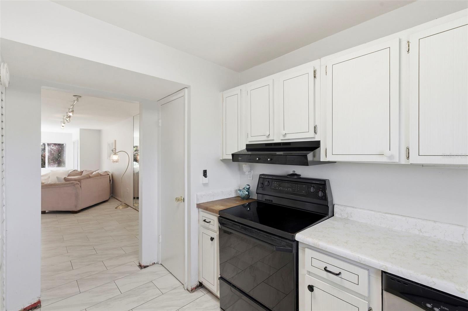 Image 7 of 29 For 4595 Chancellor Street Ne 227