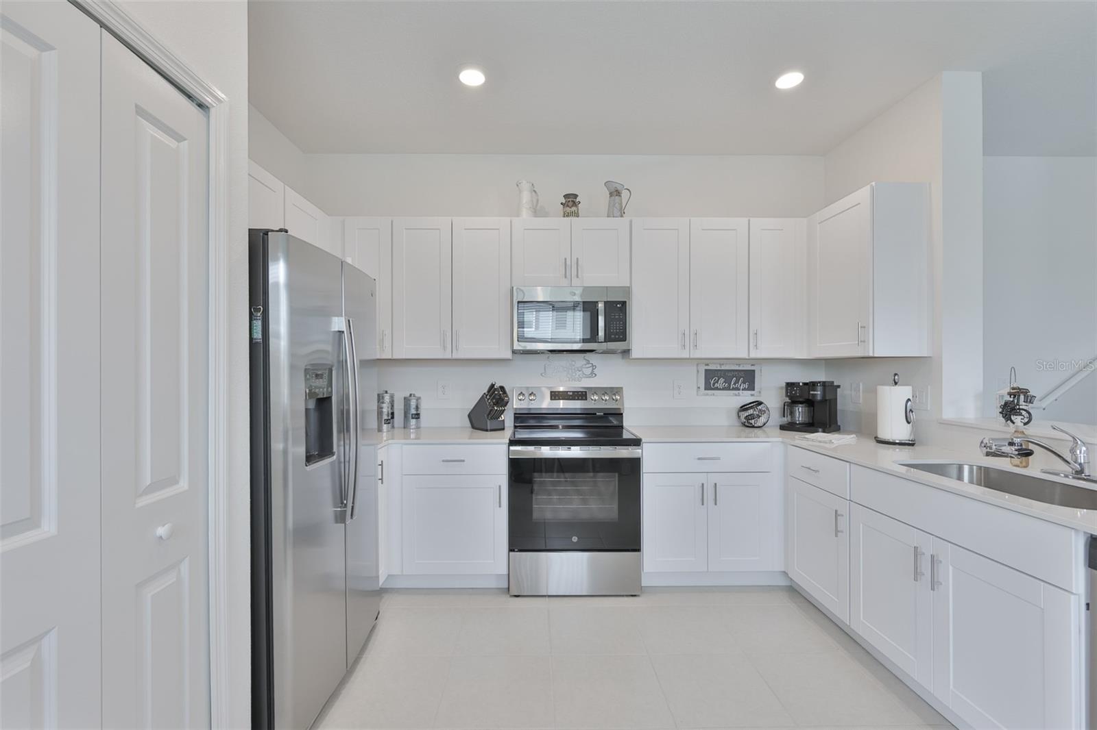 Image 10 of 33 For 2661 Sunray Venus Way